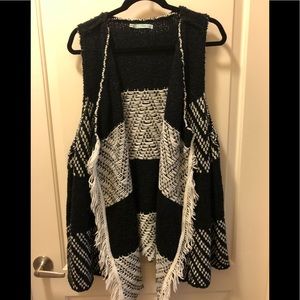 Maurice’s Fringe Sweater Vest EUC sz XXL